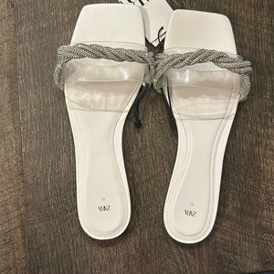 NEW Zara White flat sandals with twisted rhinestone detail - Size - 10